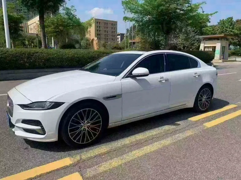 捷豹XEL 正面外观三