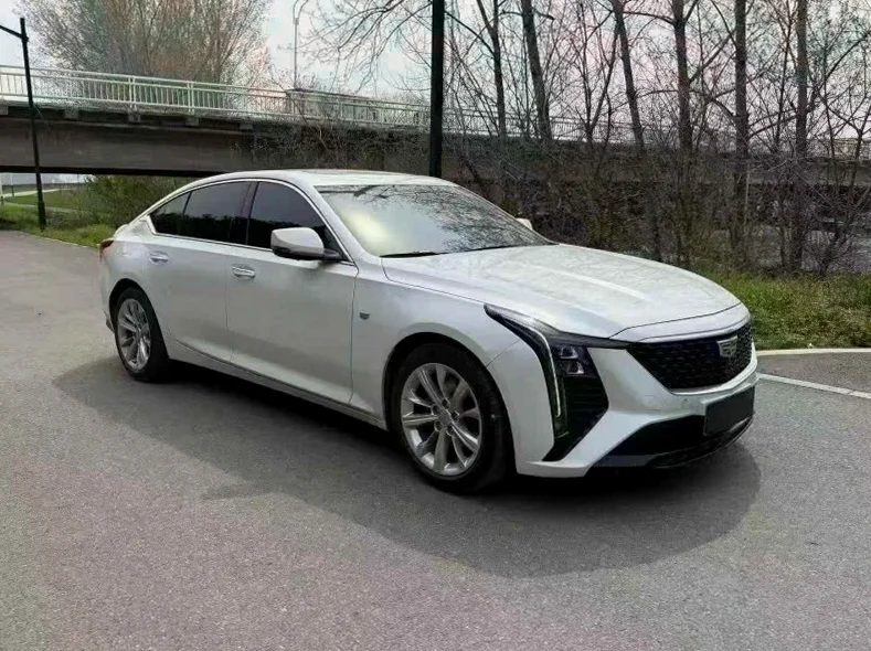 凯迪拉克CT5 正面外观二