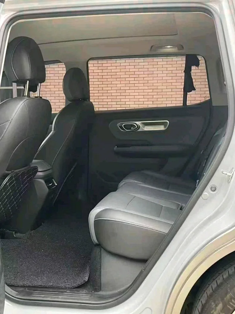 传祺埃安Y 后面外观一