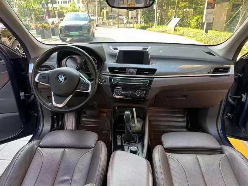 X1宝马 后面外观二