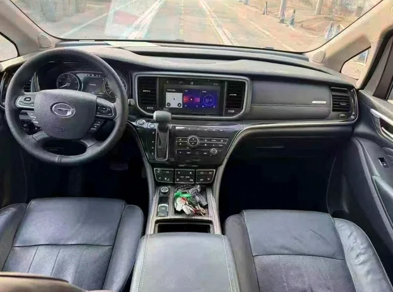 传祺M8 后面外观一