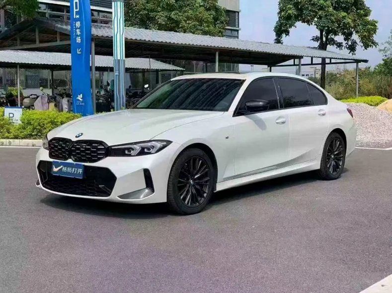 宝马3系 正面外观二