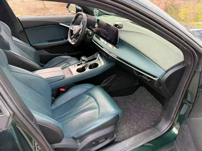 名爵7 内饰前排