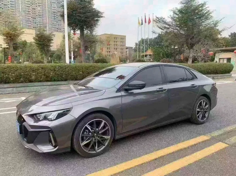 传祺影豹 正面外观三