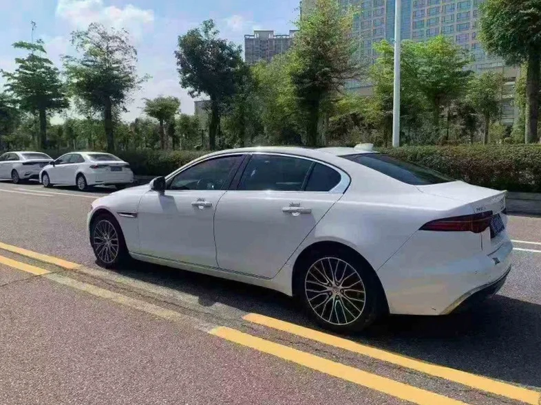 捷豹XEL 内饰前排