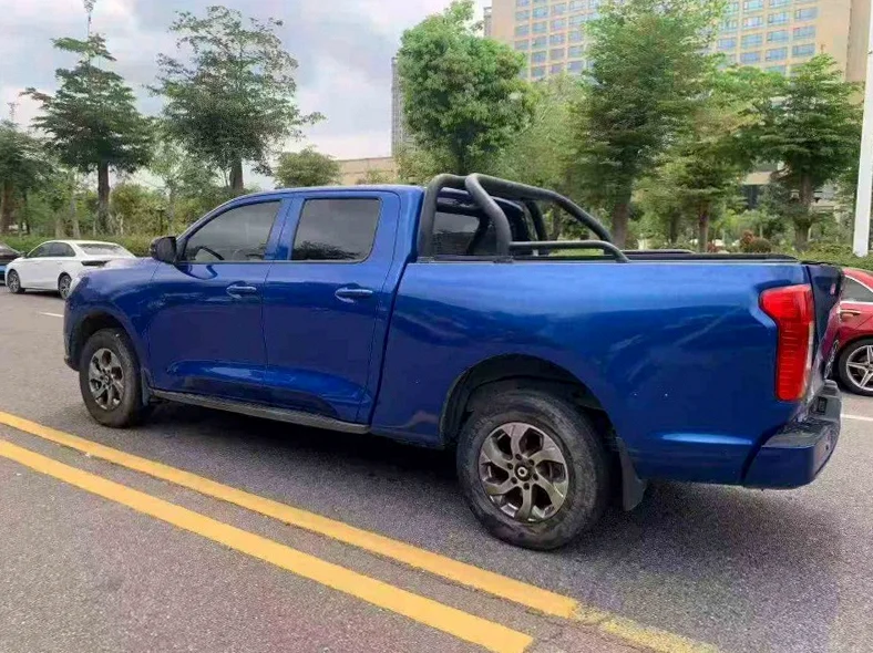 长城汽车炮 内饰前排