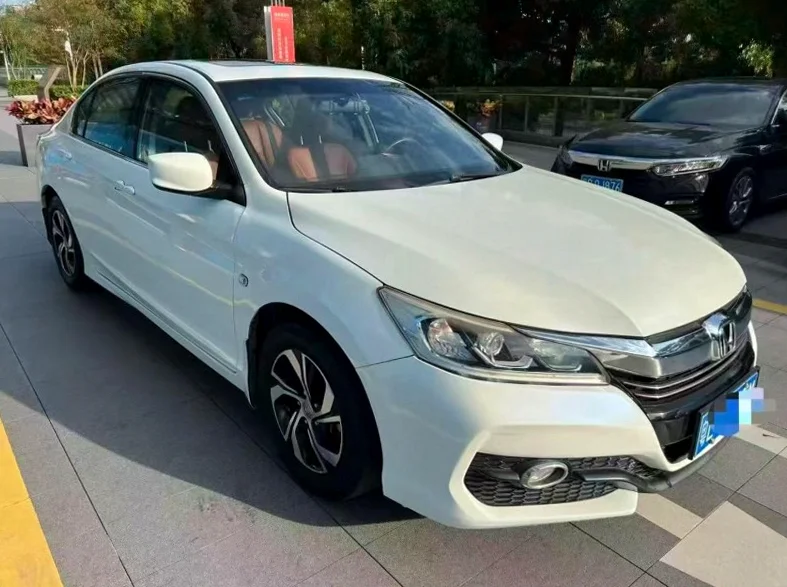 本田雅阁 正面外观二