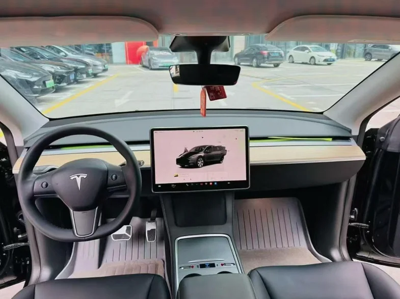 特斯拉MODEL 后面外观二