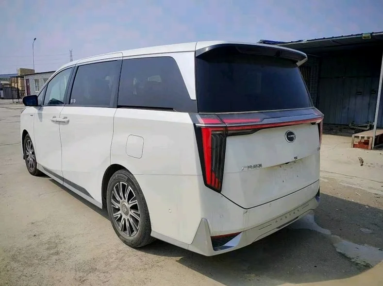 传祺E9 内饰前排