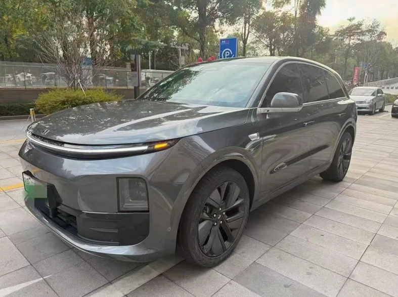 理想L6 正面外观三