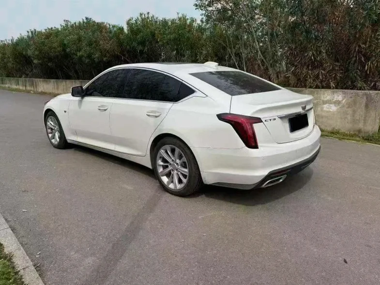 凯迪拉克CT5 内饰前排