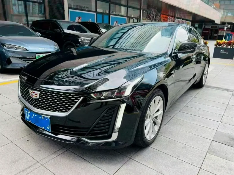 凯迪拉克CT5 正面外观三