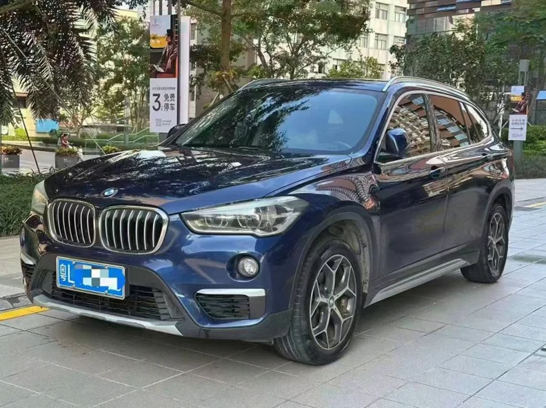 X1宝马 正面外观三