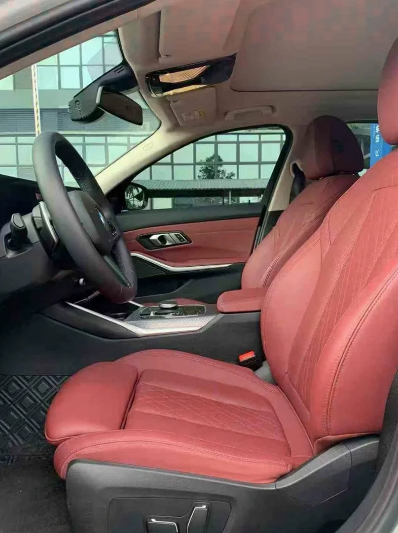 宝马3系 后面外观一