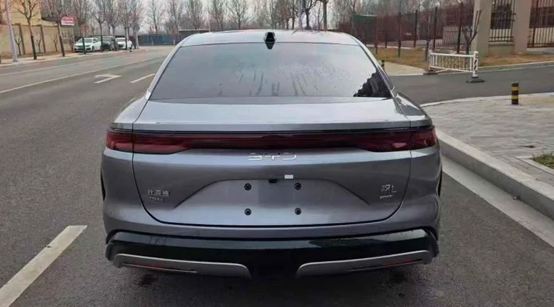 比亚迪汉 驾驶室