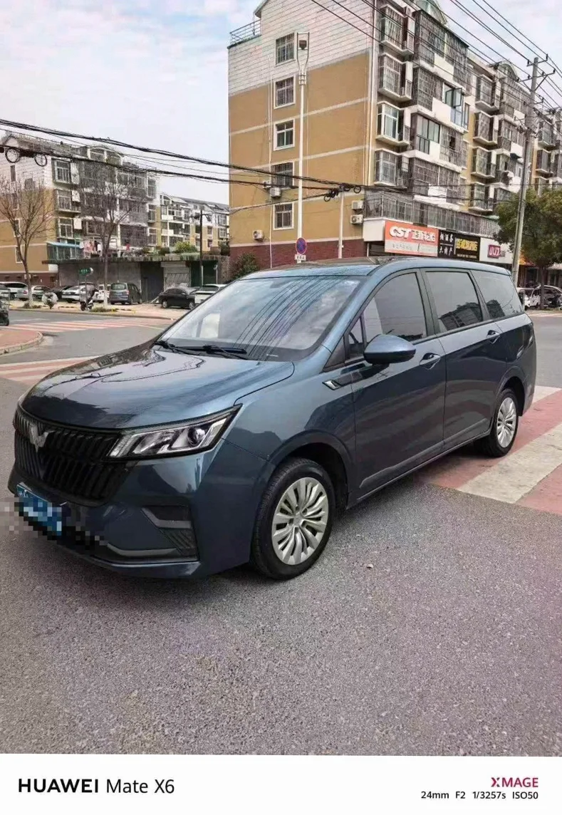 五菱汽车佳辰 正面外观三