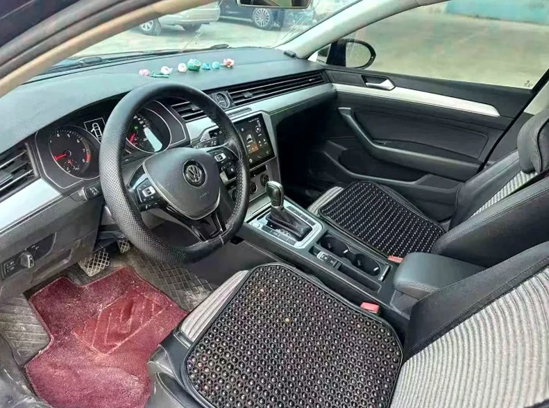 大众迈腾 后面外观三