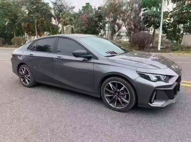 传祺影豹 正面外观二