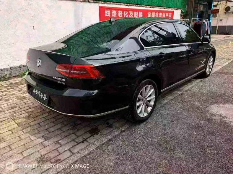 大众迈腾 内饰后排