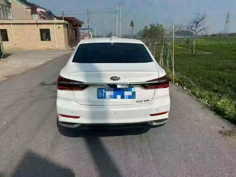 福特福睿斯 驾驶室