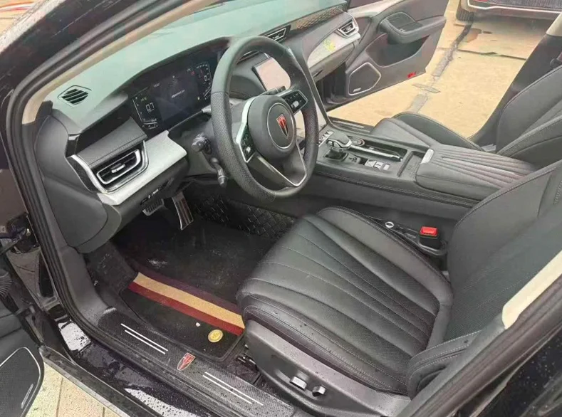 红旗H5 内饰前排