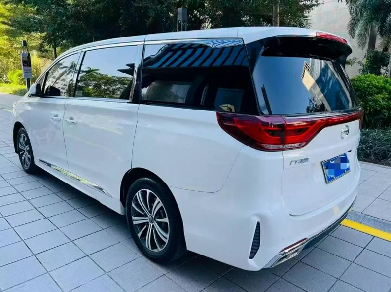 传祺M8 内饰后排