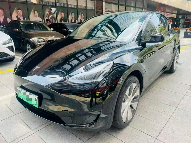 特斯拉MODEL 正面外观三