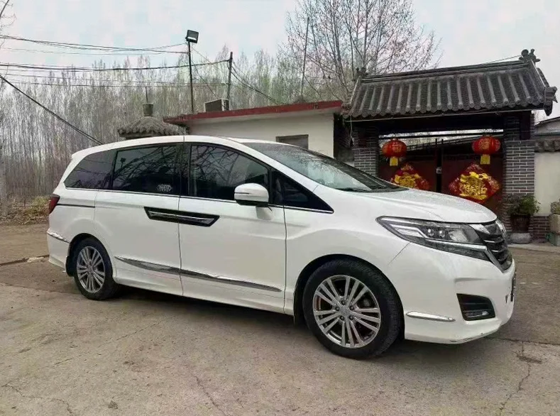 本田艾力绅 正面外观二