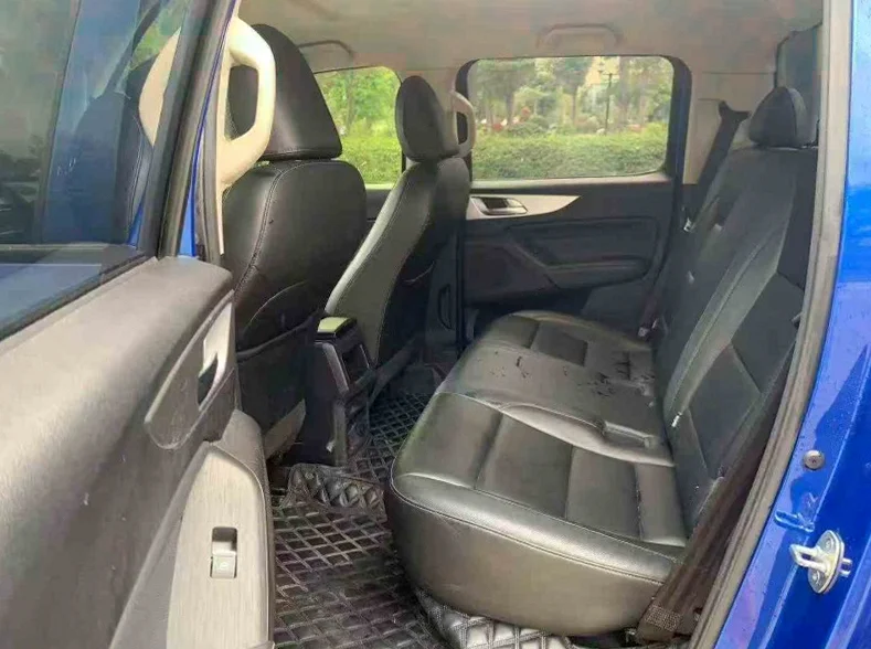 长城汽车炮 后面外观一