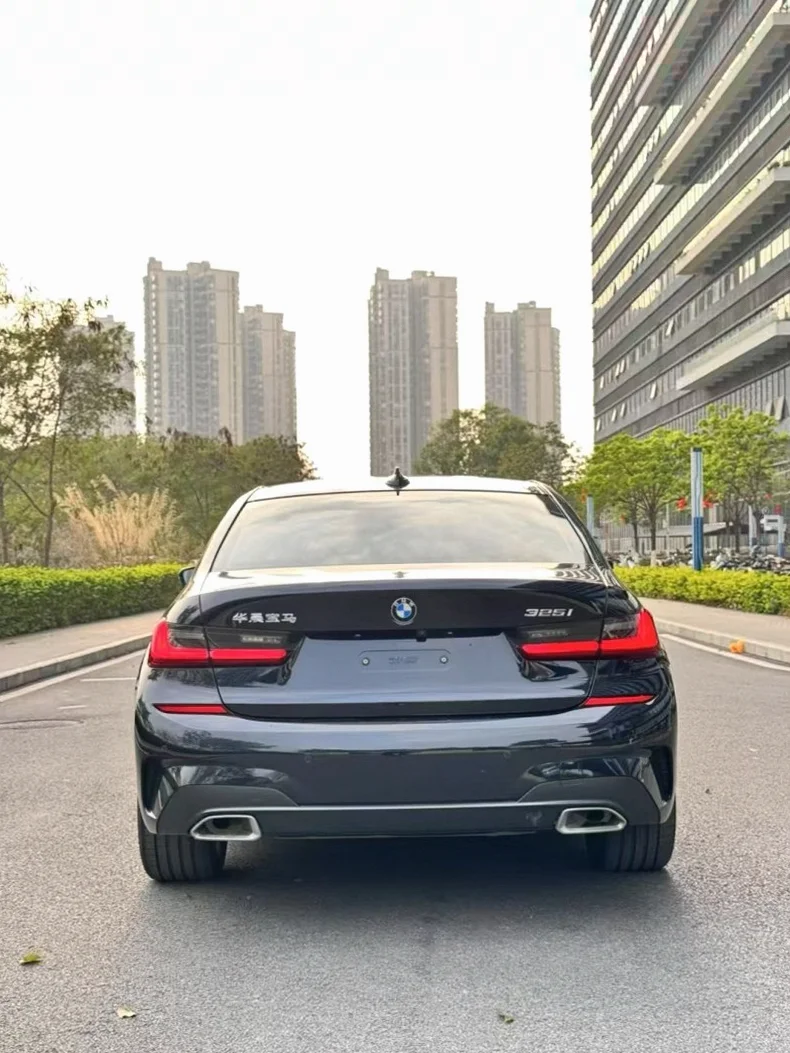 宝马3系 驾驶室