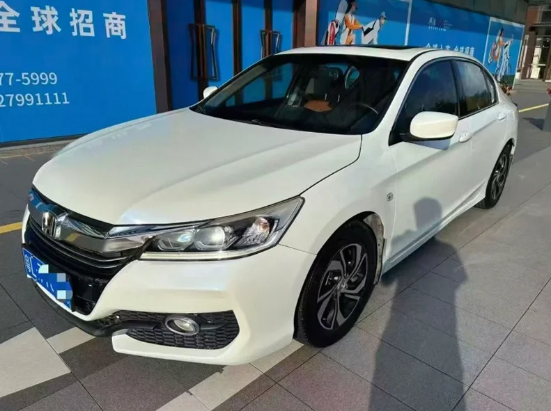 本田雅阁 正面外观三