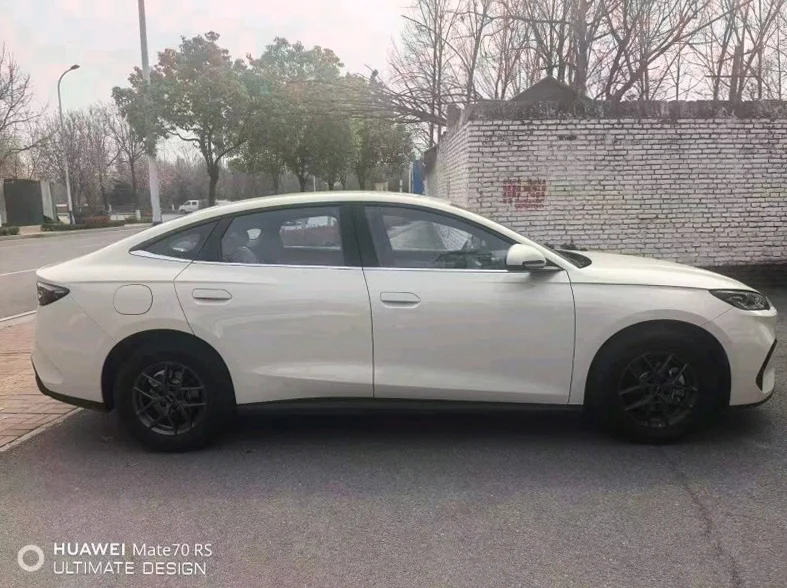 比亚迪海豹 后面外观三