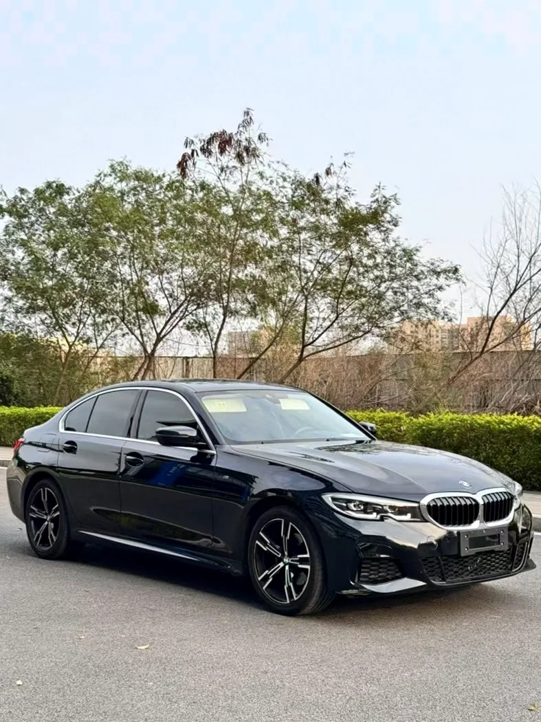 宝马3系 正面外观三