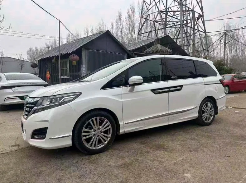 本田艾力绅 正面外观三