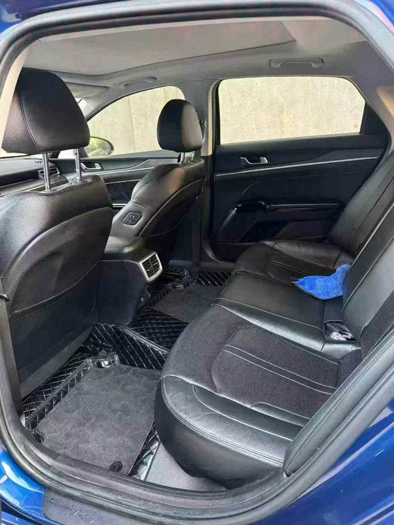 起亚K5凯酷 后面外观三