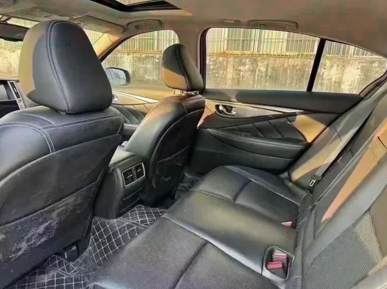 英菲尼迪Q50L 后面外观二