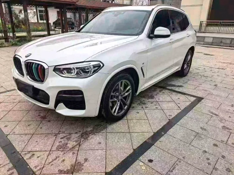 宝马X3 正面外观三