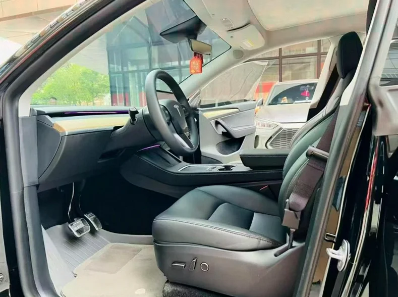 特斯拉MODEL 后面外观一