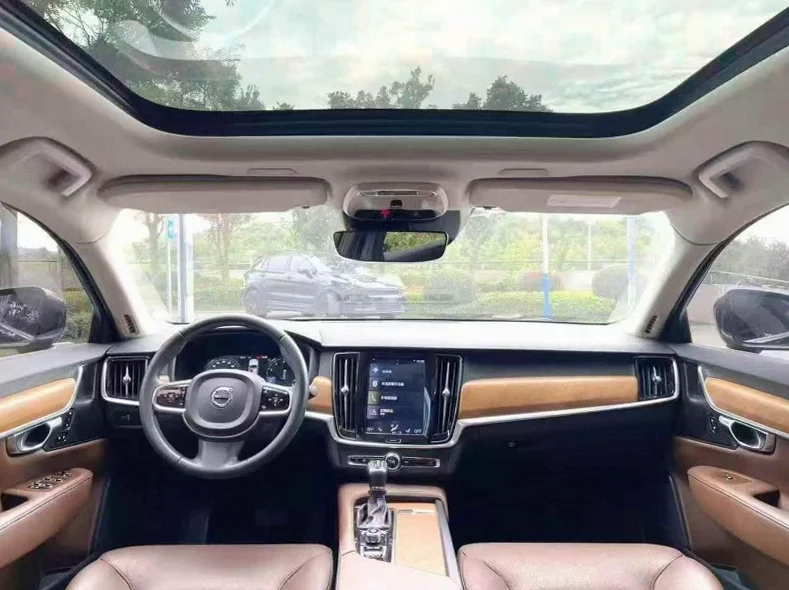 沃尔沃S90 后面外观三