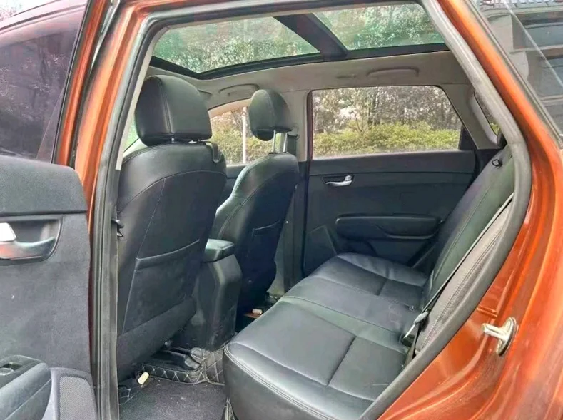 起亚KX3 内饰前排