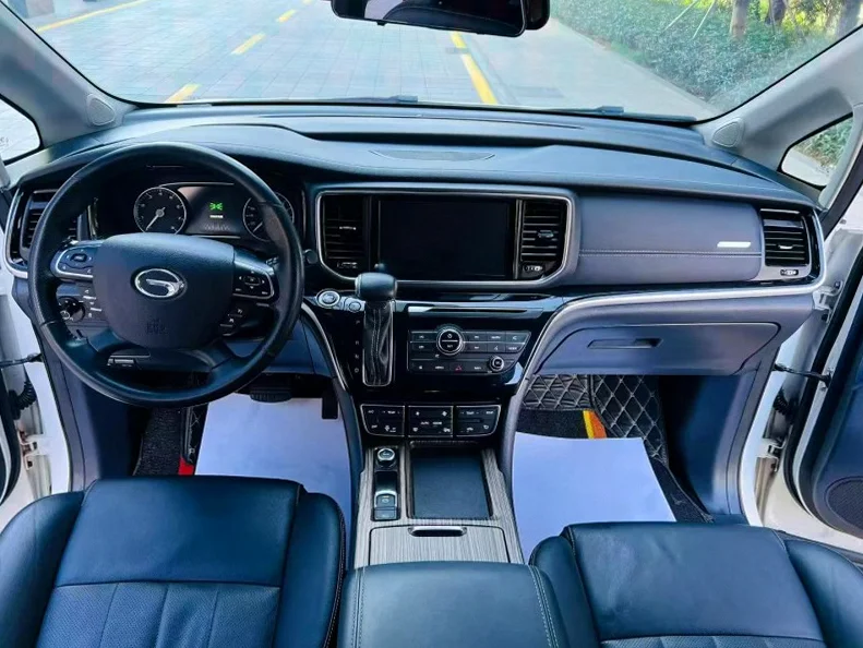 传祺M8 后面外观一