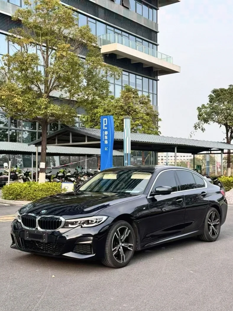 宝马3系 正面外观二