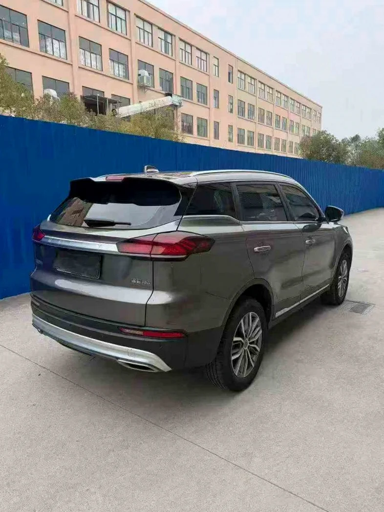 吉利博越 内饰后排