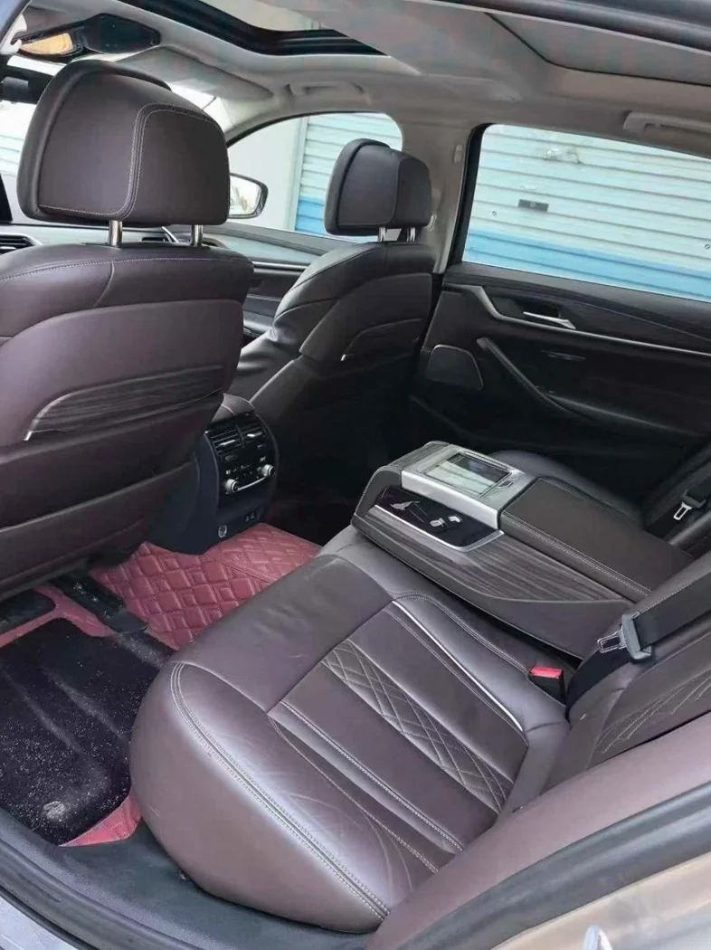 宝马5系 后面外观三