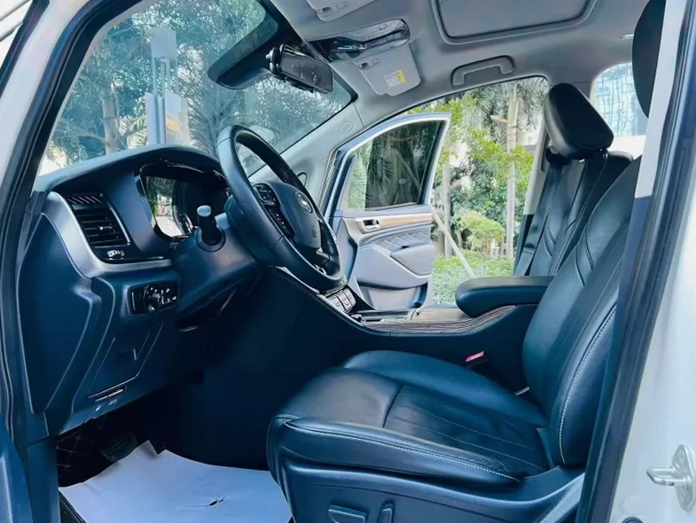 传祺M8 后面外观二