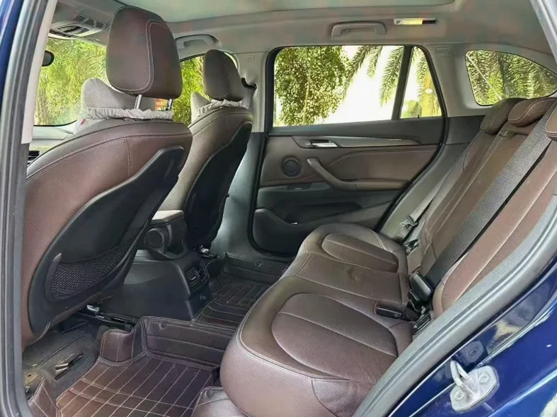 X1宝马 后面外观三