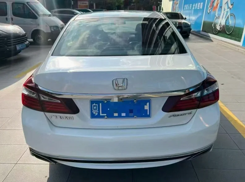 本田雅阁 驾驶室