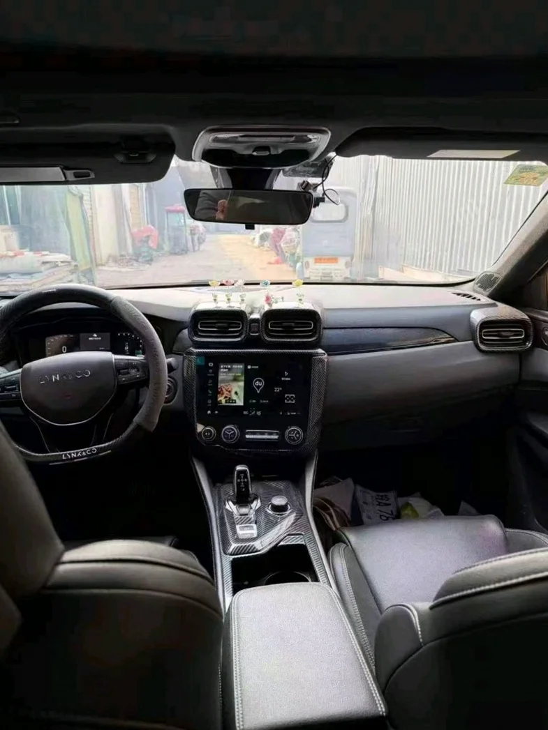 领克03 后面外观一