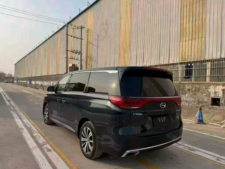 传祺M8 内饰后排