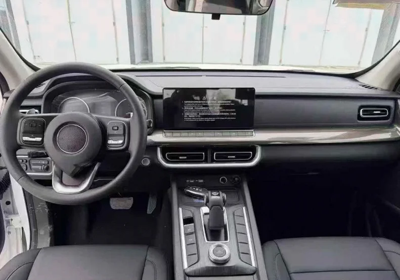 长城汽车炮 后面外观一